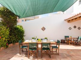 Ca Na Bel 4 bedroom house, Ciutadella, hotel in Ciutadella
