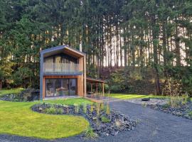Chalet Luxe Timber Lodge & Pet Retreat by Interhome, hotel in Mladé Buky
