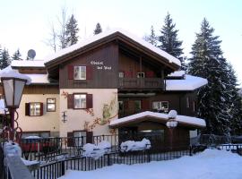 Chalet dei Pini, aparthotel v Madonna di Campiglio