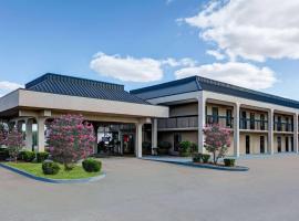 Days Inn by Wyndham Greenville MS, khách sạn ở Greenville
