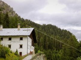 Holiday Home bergGlück by Interhome, hotel v destinaci Spiss