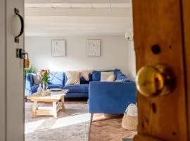 Holiday Home Issey Cottage by Interhome
