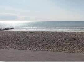 Guest suite 50m from the beach, leilighet i Bognor Regis