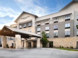 Courtyard by Marriott New Braunfels River Village, hotel malapit sa Guadalupe River Tubing, New Braunfels