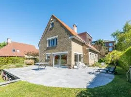 Villa in St-Idesbald near Ster der Zee Beach
