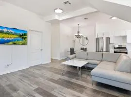 Spacious Private gated modern loft close to Universal Studio and Hollywood