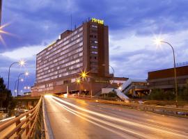 Hotel Chamartin The One, family hotel in Madrid
