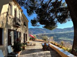 Cortijo El Pino Retreat, viešbutis mieste Albuñuelas