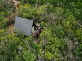 The Maverick: A-Frame w/ Hammock and Tree Top View, cabin in New Braunfels
