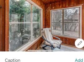 Entire House with Four Bedrooms, close to Downtown Minneapolis, UofM, Bank Stadium,, готель у місті Міннеаполіс