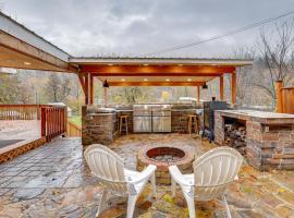 Orofino Cottage - Patio, Hot Tub and Outdoor Kitchen, hotel with jacuzzis in Orofino