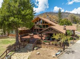 Gorgeous North Fork Cabin Near Bass Lake!, hotel in North Fork