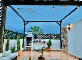 Casa Mirantilla, casa con mucho encanto a 300mtr de la playa, hotel in Agua Amarga