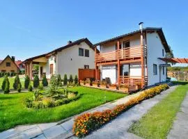 Holiday house with garden in Dabrowica