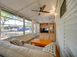 Bright Home Pool Access and Screened-In Porch!