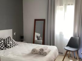 AIRE - centro Palafrugell - Solo adultos - mascotas sí, hotel u gradu 'Palafrugell'