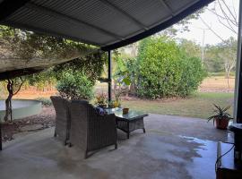 Quiet Rural Retreat, מקום אירוח B&B בHoward Springs