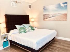 Paradise Hideaway Entire guest home near beach, hotel di Clearwater