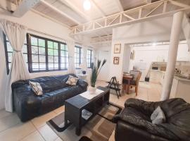 Villa Jullienne - A Home Away From Home - Unit 4, hotel cu parcare din Nelspruit