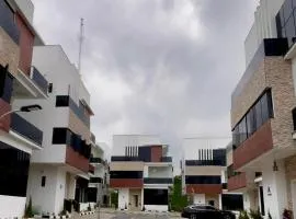 Lisa Suites