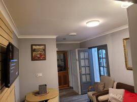 Evergreen 2bedroom-sleeps up to 7,2 bathroom, khách sạn ở Hornchurch