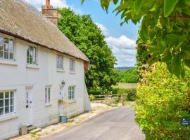 Martie Cottage - cosy cottage idyllic village, lodging in Whitcombe