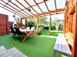 Colindale Retreat, Sleeps 6 people