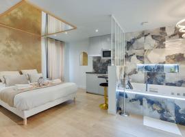 Welcome to Dubai / Jacuzzi, hotel with hot tubs in Ivry-sur-Seine