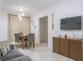 Apto 2Q c/ churrasq. no centro - Bombinhas CAA103