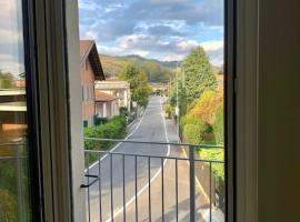 Appartamento tranquillo vicino ad Alba，Mussotto的自炊式住宿