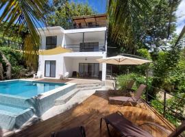 Sunset Villa - Stunning Poolside, ξενοδοχείο σε Sámara