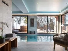 Grand chalet avec piscine intérieure, spa et salle de jeux - FR-1-686-31