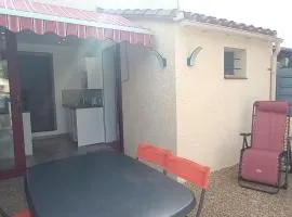 LES ESTIVALES Proche plage et port 4 pers Grande terrasse clim 2 chambres