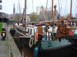 Spes Mea, alojamiento en un barco en Groningen