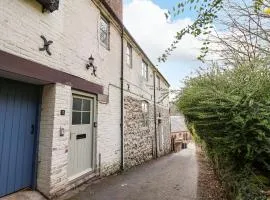 The Arms House
