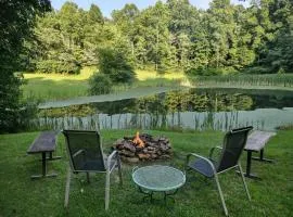 Peaceful Tiny Bungalow Water View Hot Tub