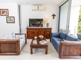 Casa Laák´Fabulous rustic townhouse with pool, apartment in Mérida