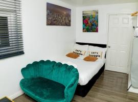Cosy Manchester Haven for Two, apartamento em Manchester