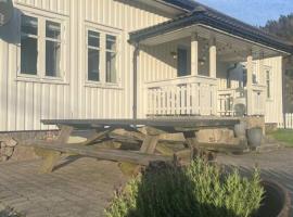sjarmerende gardshus, будинок для відпустки у місті Hægebostad