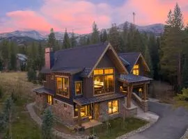 Newly built Luxury Home, 5-Star Finishes, SHUTTLE to slopes, backs to Breckenridge Nordic Center!