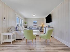 200ft to beach! North Myrtle Beach first level duplex home, pet friendly!, Hotel in Myrtle Beach
