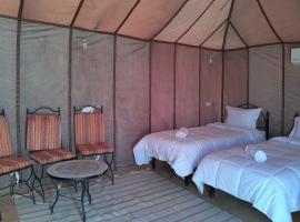 merzouga berber tents, luksustelt i Hassilabied