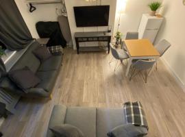 Cold Harbour Entire 3 Bed House - Free Parking, vacation rental in Croydon