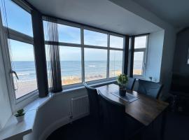 Seaviews Apartment 2, Whitley Bay Sea Front, apartment in Whitley Bay