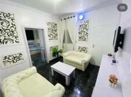 White Emirates Hotel and Apartment, hotel with parking in Lagos