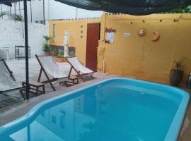 Casa Mali, zona centro, con piscina, asador y muy amplia, hotel u gradu Siudad Valjes