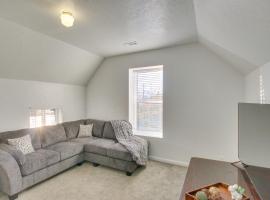 Convenient Logan Apartment - 1 Block to Town!, lejlighed i Logan