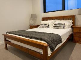 Lovely 1BD condo with free parking city view, apartament a Melbourne