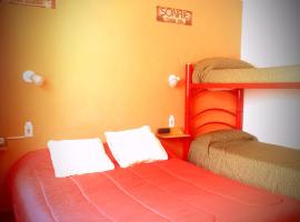 SPACIO HABITACION APART Baño Privado Estar con microondas y frigobar, bed and breakfast en Mendoza