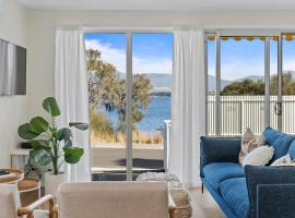 Rose Bay Riverfront - Dreamy Luxury by the Water, hotel in Montagu Bay